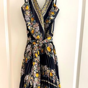 ▪️White House/Black Market flowy dress, Size 2